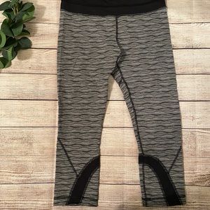 Lululemon Crops Size 6!